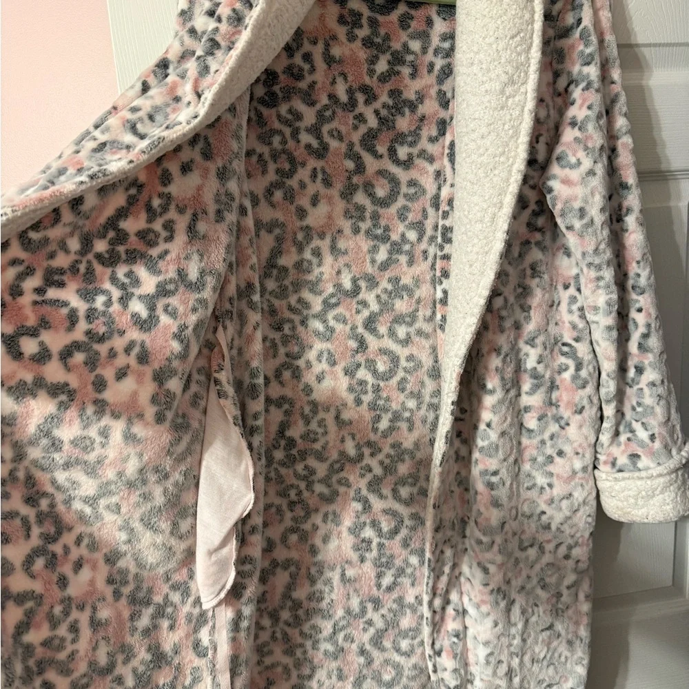 Leopard Print Fleece Robe - Picture 2 of 4